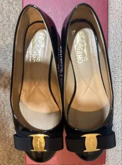 Salvatore Ferragamo エナメル フラットシューズ　5 22.5のサムネイル