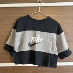 Nike クロップドTシャツ グレー/ブラック