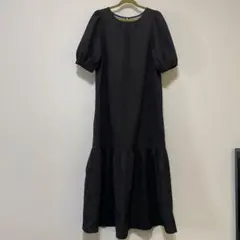 ブラック パフスリーブ ワンピース M titivate 半袖のサムネイル