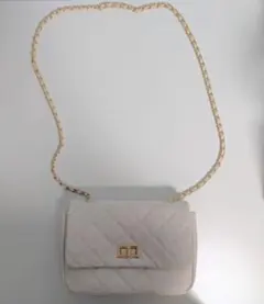 ホワイト キルティング Honeysフラップショルダーバッグ