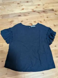 ikka フリル袖 ネイビー Tシャツ Mのサムネイル