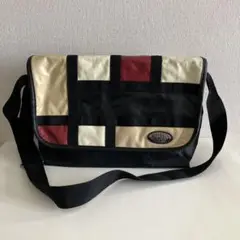 ブロック柄 メッセンジャーバッグ A4収納可