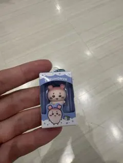 ちいかわ 古本屋 アクリルキーホルダーのサムネイル