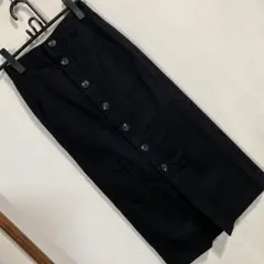 gu黒のロングタイトスカート ボタン付き