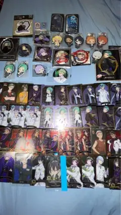 ツイステまとめ売り　カード39枚セット ラバーストラップ 缶バッジ フロイド多め