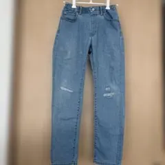 ユニクロ●ライトブルー ストレートデニムパンツ●140