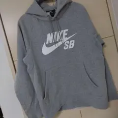 メンズ NIKE SB グレー フード付きパーカー Lサイズ