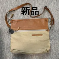 新品未使用】 Kammi♥ ショルダーバッグ♥防水レザー♥ホワイト系♥雨 