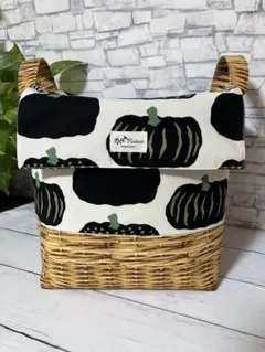 ハンドメイド　かぼちゃデザイン蓋付き大きめ布バスケット