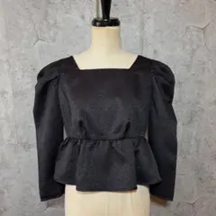 Her lip to Volume Sleeve Jacquard Top