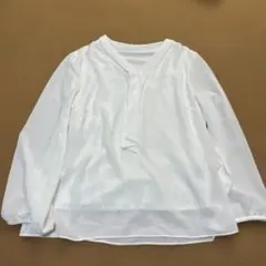 最終SALE　美品　UNTITLEDホワイト Vネックリボンブラウス 長袖　44