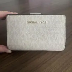 マイケルコース　二つ折り財布
