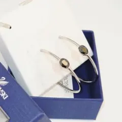SWAROVSKI フープピアス ブラックストーン 両耳用