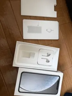 iPhone XR 64GB 元箱・付属品付き