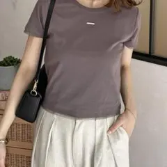 シンプル クルーネック 半袖 Tシャツ ブラウン Mサイズ　Theron.のサムネイル