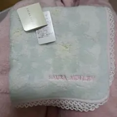 LAURA ASHLEY 花柄タオルハンカチ