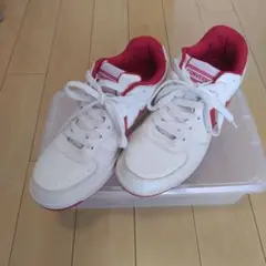 コンバースConverse　ホワイト＆レッドスニーカー24.0㎝