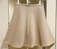 美品 Weekend Max Mara マックスマーラ ベージュフレアスカートのサムネイル