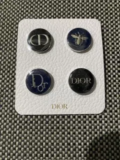 Dior ノベルティ ピンバッジ