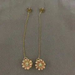 花モチーフ チェーンピアス