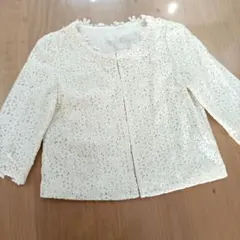 ユニバーバルミューズ　ホワイト　ノーカラー　お花レースジャケットのサムネイル