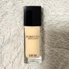 Dior FOREVER SKIN GLOW リキッドファンデーション 0N