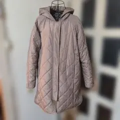 ベージュ キルティングロングジャケット フード付き
