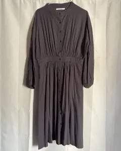 サンバレー　グレー　刺繍ワンピースのサムネイル