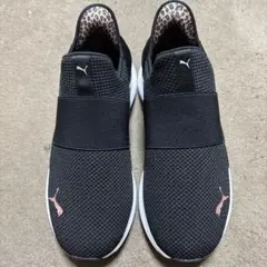 PUMA SOFTRIDE ブラック/ピンク スニーカー