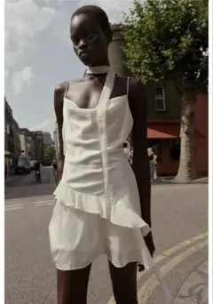 ZARA❤︎光沢フリル付きショートワンピース　S