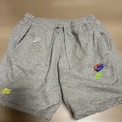 NIKE ショートパンツ グレー 刺繍ロゴのサムネイル