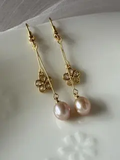 No. 677 新作ピアス　イヤリング　天然バロックパール 淡水パール 本真珠