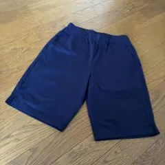 UNIQLO150センチ　ネイビー ハーフパンツ サイドポケット付き
