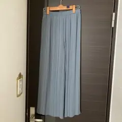 ユニクロ　プリーツパンツ　Sサイズ　ブルー　春服