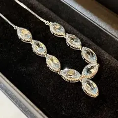 青色クリスタル V字型 ネックレス