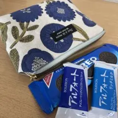 北欧調ブルー花の柄保冷ポーチ