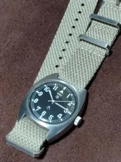 稼働 HAMILTON 腕時計 トノー スモセコ 蛇腹 外箱付 QZ 1902 稼働 HAMILTON 腕時計 トノー スモセコ 蛇腹 外箱付 QZ 1902