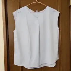 anysis 　肩刺繍入りフレンチスリーブブラウス ライトブルー　エニスィス　夏