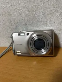 FUJIFILM FinePix F80 EXR コンパクトデジタルカメラ Amazon | FUJIFILM デジタルカメラ FinePix F80EXR レッド FX-F80EXR R