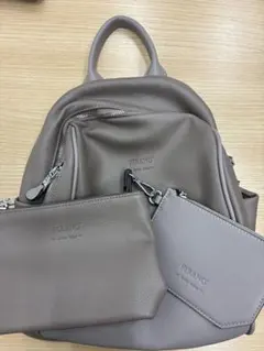 u*5様 FIRANO グレー レザーバックパックとポーチセット