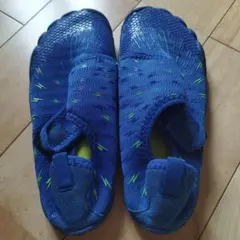 ウォーターシューズ　青　23.5