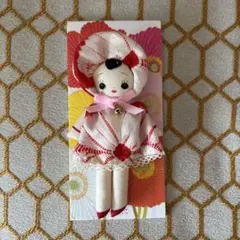 赤と白の和風衣装の人形 文化人形