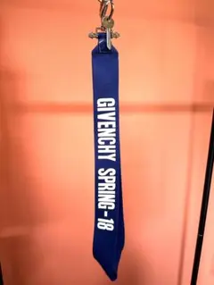 2026年最新】ジバンシー ネックストラップの人気アイテム - メルカリ