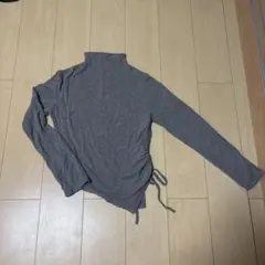 グレー タートルネック 長袖