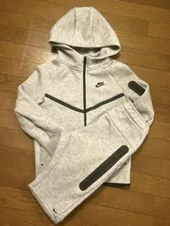 UKサイズ　ナイキ　テックフリース　セットアップ　最新モデル