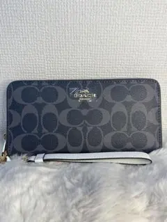 新品　コーチ長財布