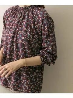 花柄ブラウス 七分袖【urban research】