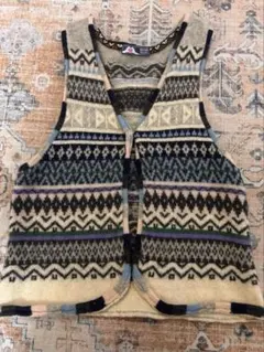 BEAMS幾何学模様 ニットベスト