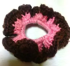 ❣️毛糸のシュシュ❣️　ストロベリーチョコカラー