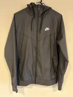Nike ウィンドブレーカー トレーニングウェア　グレー　M